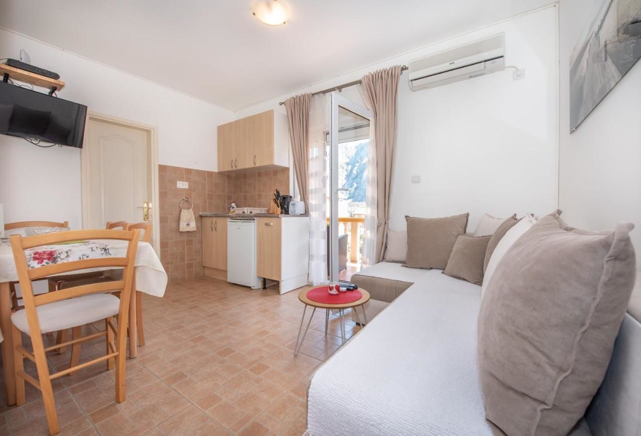 Апартаменты Beautiful modern apartment 150m from the sea Котор