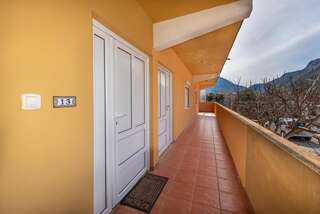 Апартаменты Beautiful modern apartment 150m from the sea Котор Апартаменты с 1 спальней-17